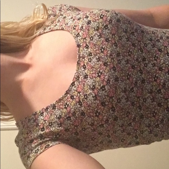 H&M’s Divided Floral Dress. Size 4 US. - Picture 1 of 4